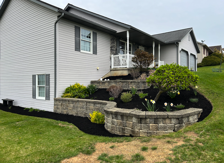 Custom retaining wall designed by Horizon Outdoors LLC